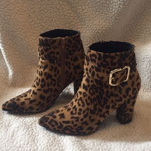 Leopard print heel booties🐆✨